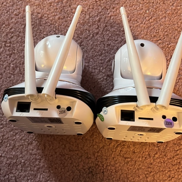 2 Toguard Security Cameras with USB cords - Picture 4 of 7